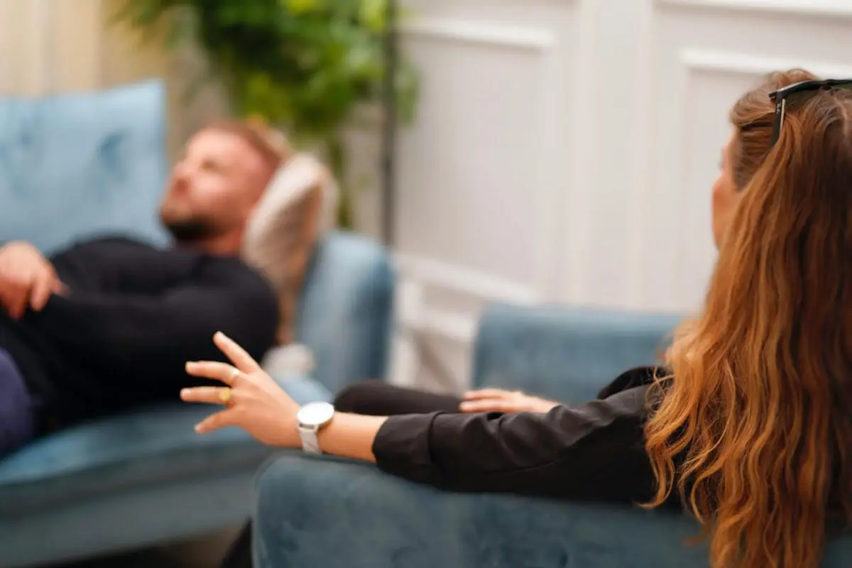 Sesja psychoterapii poznawczo-behawioralnej w gabinecie w Poznaniu