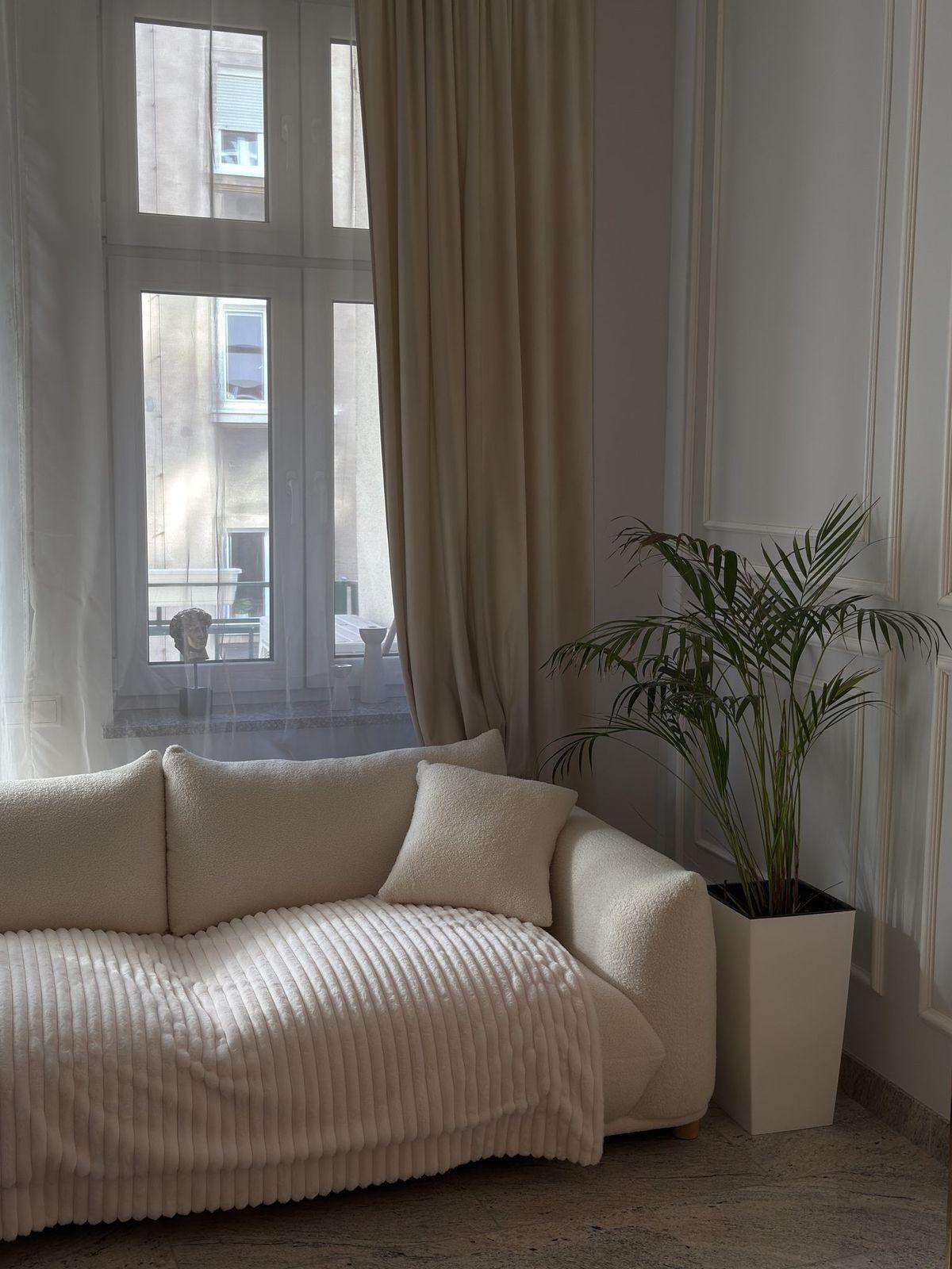 Gabinet 3 Centrum Optimus – Jeżyce, Poznań – fotel i lampa w gabinecie